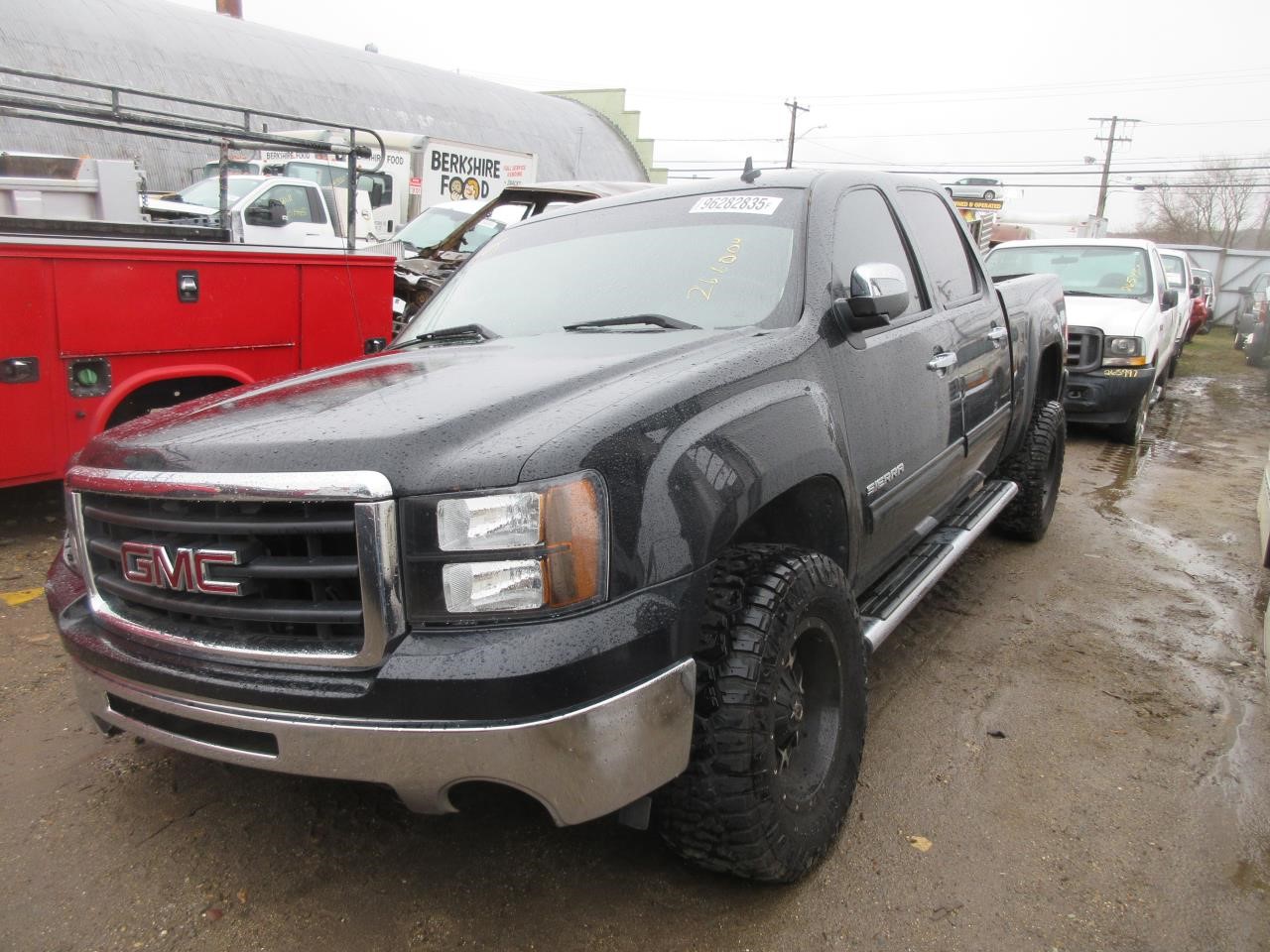 33X12.50 17″  ONE WHEEL NEEDS REPAIR Tires